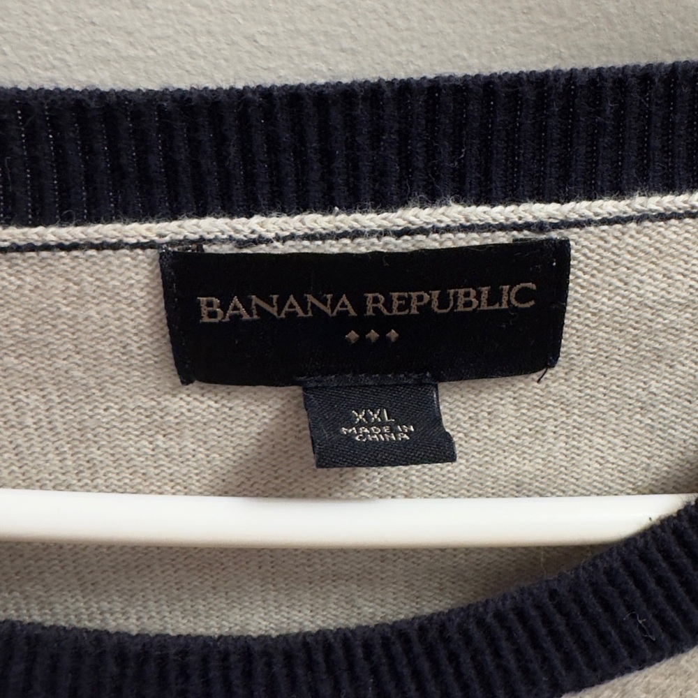Banana Republic Black and Cream Crewneck Sweater